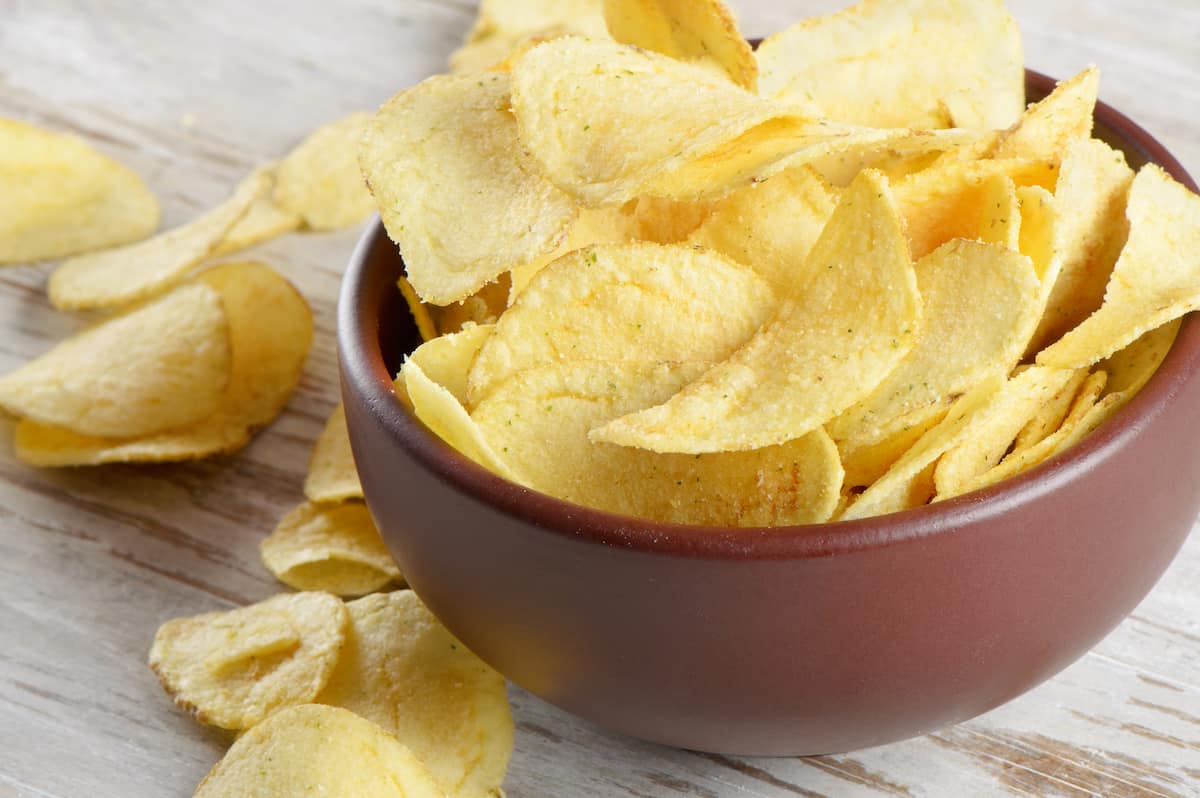 Quick And Easy Tip To Refresh Soggy Chips And Make Them Crisp Again